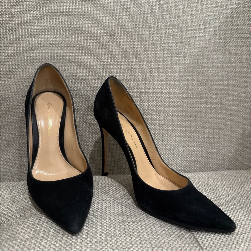 Chic Black Suede Heels